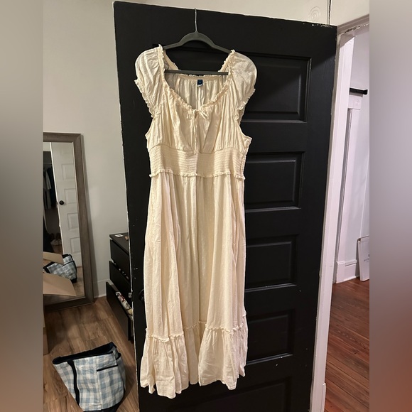 Old Navy Dresses & Skirts - Old Navy Cream Swiss Dot Lined Midi Maxi Dress size XL